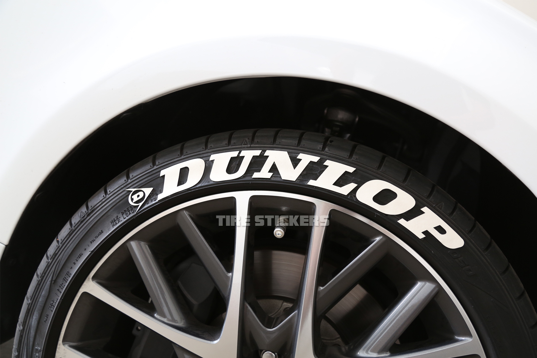 DUNLOP-TIRE-LETTERING